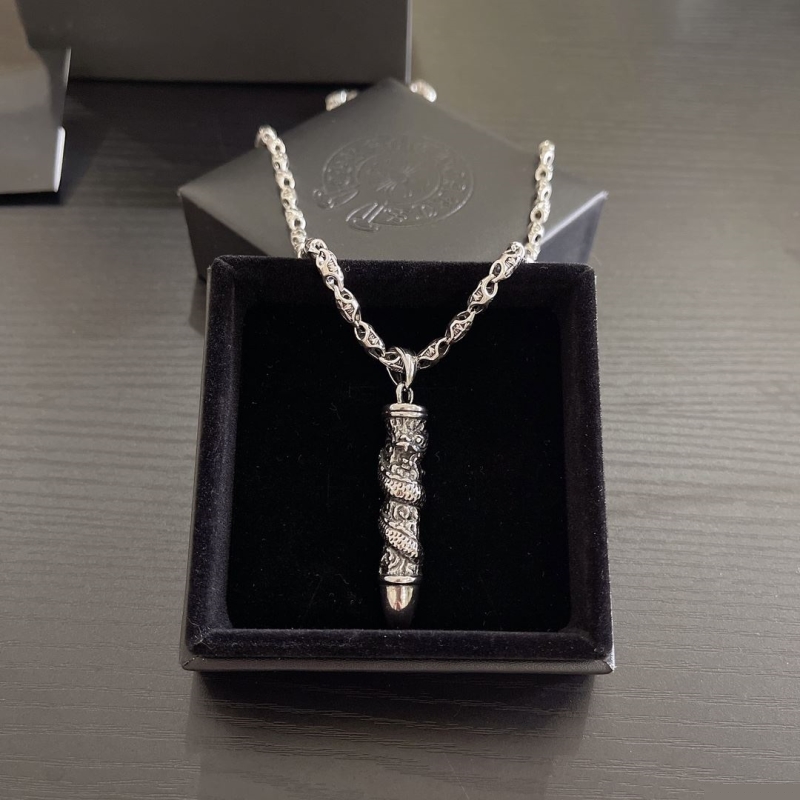 Ch**me He**ts necklaces
